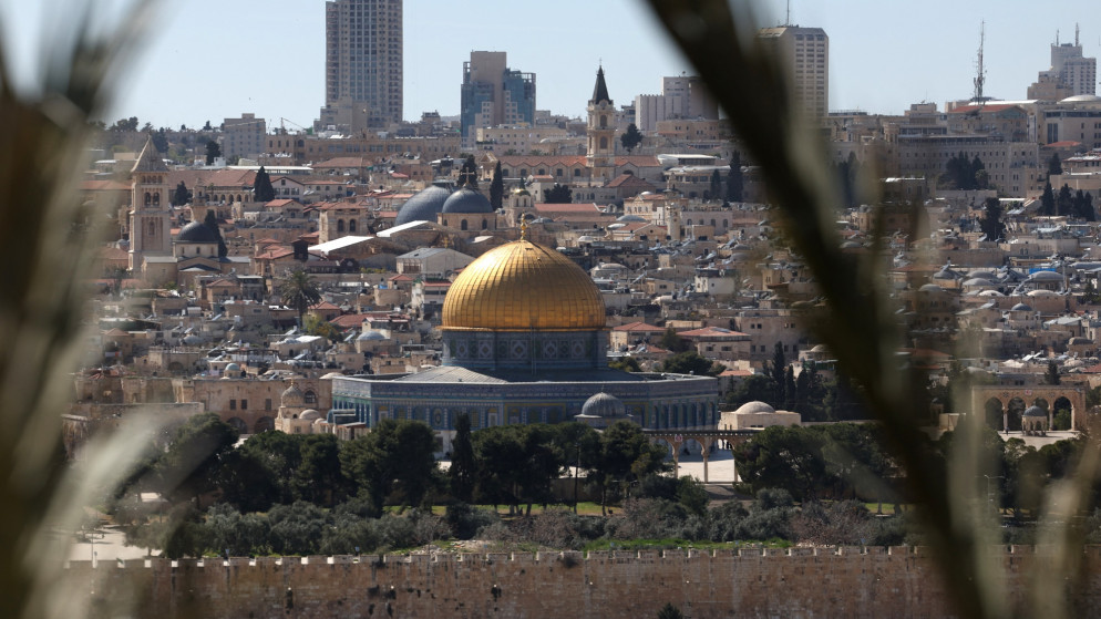 الخصاونة ونظيره القطري يشددان على ضرورة الحفاظ على الوضع التاريخي القانوني القائم في القدس