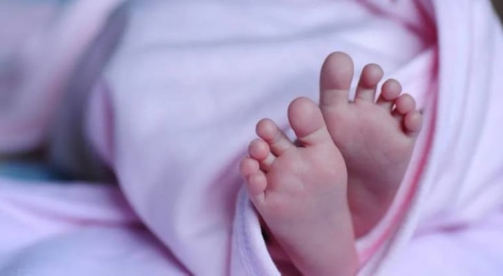 من محضر المحكمة.. تفاصيل قضية بيع "رضيعة" بألفي دينار في الأردن