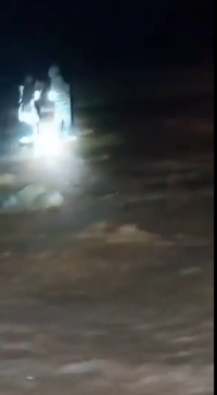 انقاذ اشخاص حاصرتهم السيول في العقبة (فيديو)