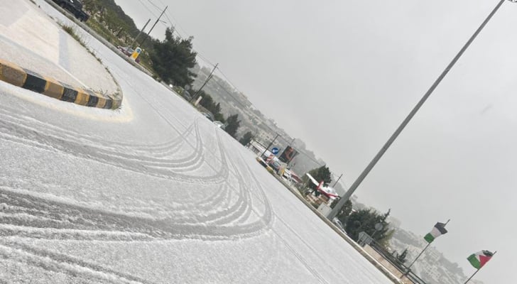 تساقط البَرد وزخات ثلجية غرب عمّان