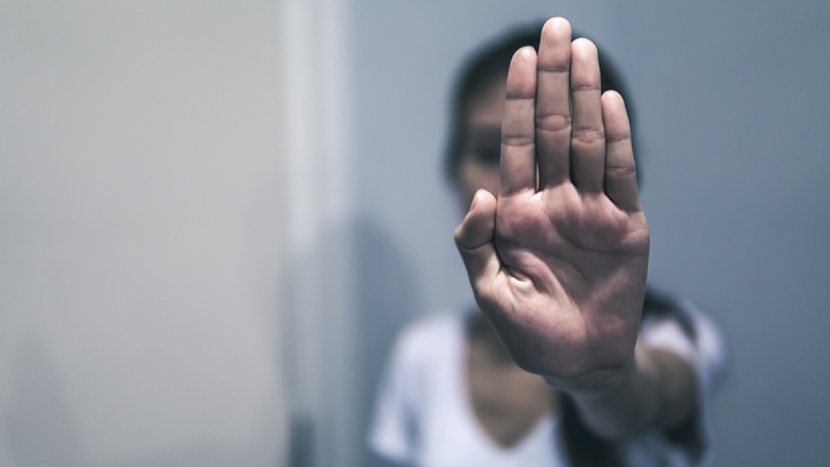عقوبة مجتمعية لشاب تحرش بفتاة في إربد