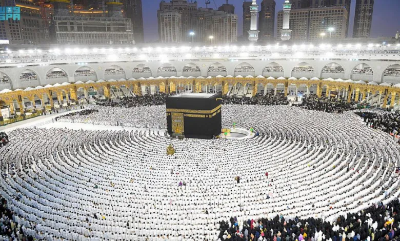 أكثر من 2 مليون ونصف مصل يشهدون ختم القرآن بالمسجد الحرام