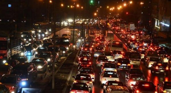 عشية العيد .. ازدحامات مرورية خانقة في عمّان