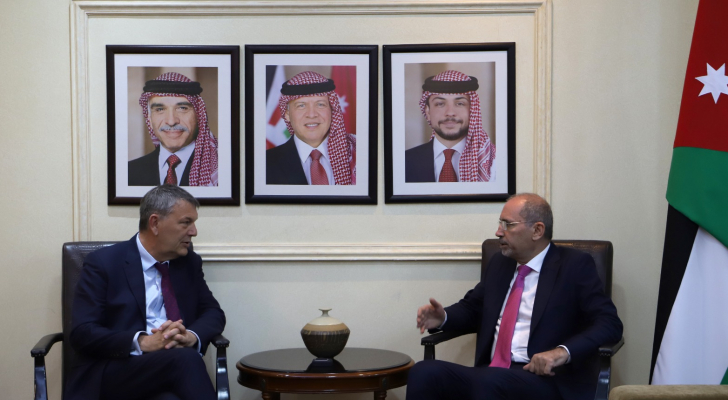 الأردن يبحث جهود توفير الدعم المالي لسد عجز الأونروا