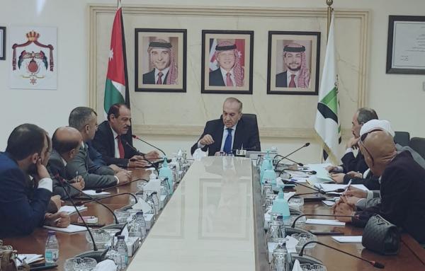 أبوالسمن: نقف على مسافة واحدة من جميع مجالس المحافظات