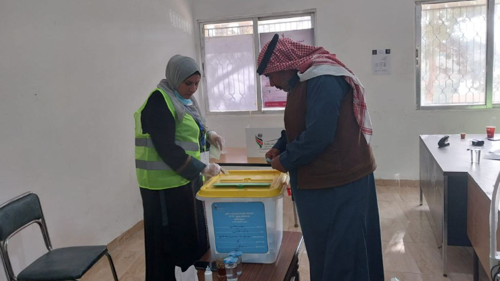 فتح صناديق الاقتراع لانتخاب رئيس جديد لبلدية باب عمّان