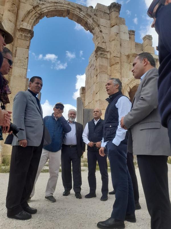 وزير السياحة والآثار يتفقد موقع جرش الأثري