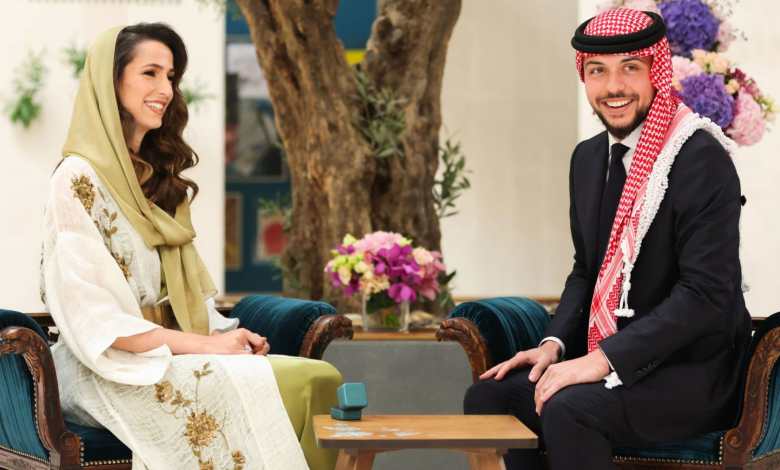 كيف تعرف ولي العهد على خطيبته الآنسة رجوة؟