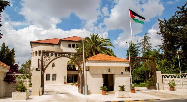 الحكومة قريبة جدا من وقف العمل بقانون الدفاع