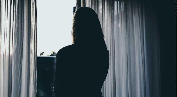 10 سنوات من التعذيب .. أردنية تروي تفاصيل حرمانها من أبنائها