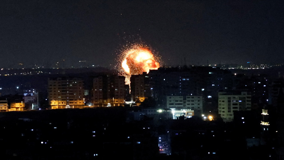جيش الاحتلال الإسرائيلي يشن غارات على مواقع في قطاع غزة