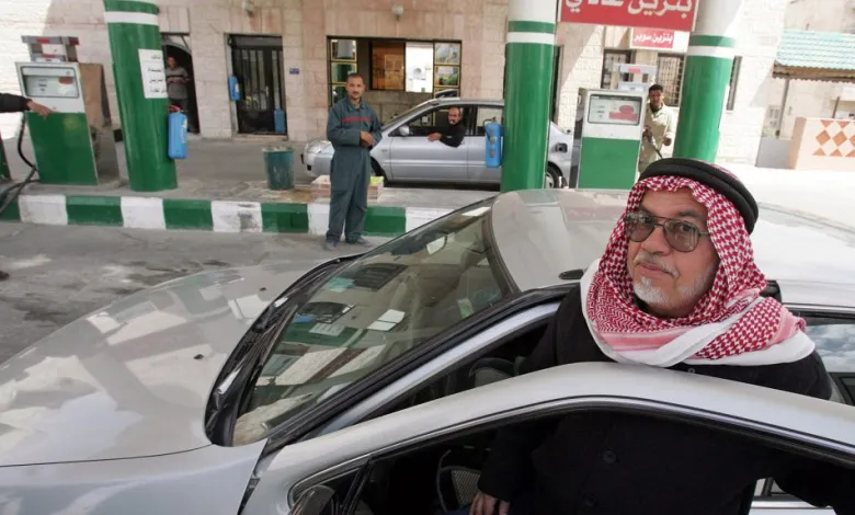 ما الذي يمنع الحكومة من اعتماد تسعيرة أسبوعية للمحروقات؟