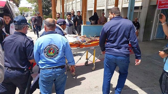 لليوم الثاني جيش العدو الصهيوني يستهدف المزارعين المدنيين شرق غزة.. كورقة ضغط على المقاومة للرد وإنهاء الجولة بأسرع وقت!! (فيديو وصور)
