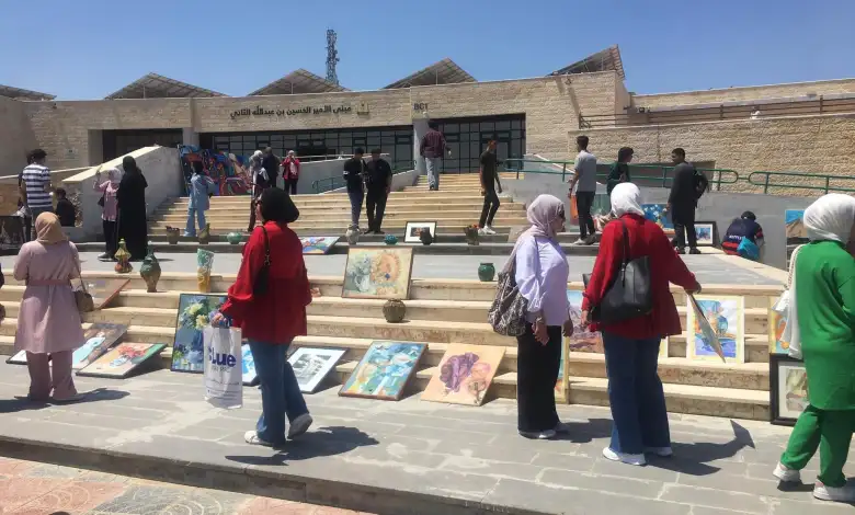 “الجامعة ترد”.. ما حقيقة بيع اليرموك للوحات فنية بسبب الضائقة المالية؟ صورة