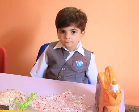 استشهاد طفل غزي خوفا من القصف