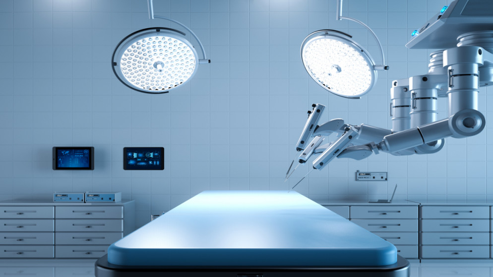 "لجنة الصحة النيابية" تدعو إلى ضبط عمليات التجميل المخالفة