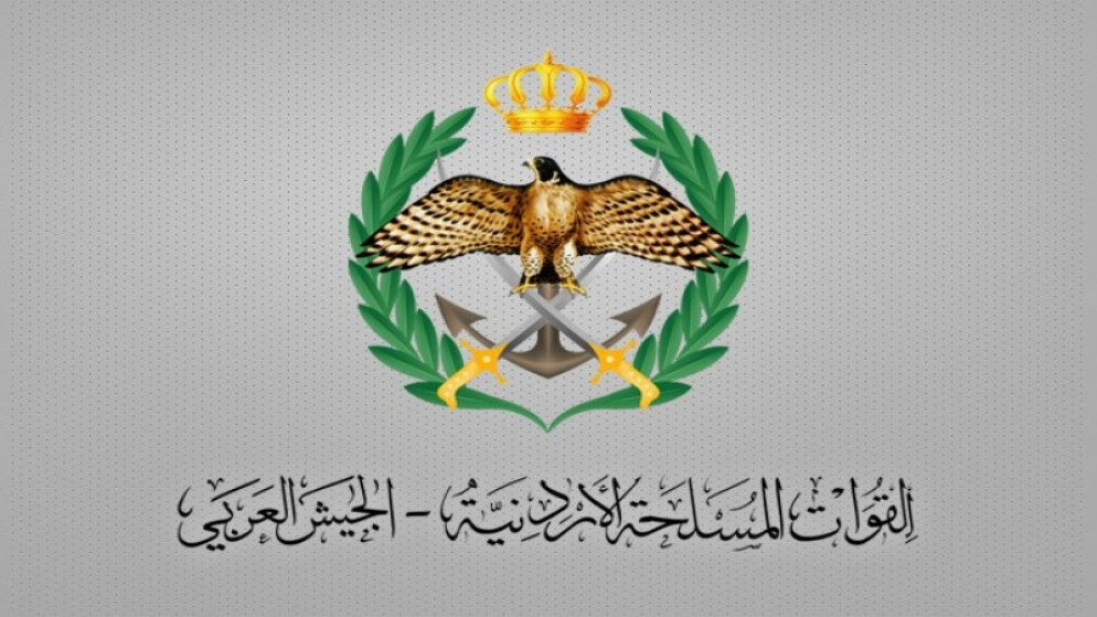 مصدر عسكري: الجيش يفجر ألغام قديمة على الشريط الحدودي