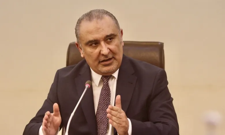 نائب رئيس الوزراء ناصر الشريدة يقرأ فاتحته على رشا عبندة