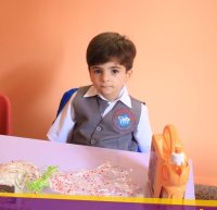 فلسطينيون يرثون الطفل تميم.. توقف قلبه خوفاً من القصف الإسرائيلي