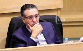 ما قصة بدلة الوزير القضاة وقرص البيتزا في نيويورك؟