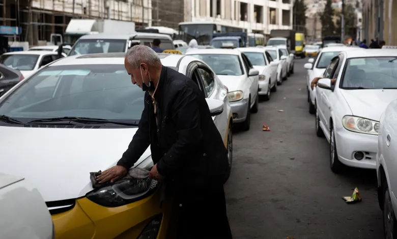 لماذا ارتفعت أجور “السرفيس” في بعض الخطوط؟