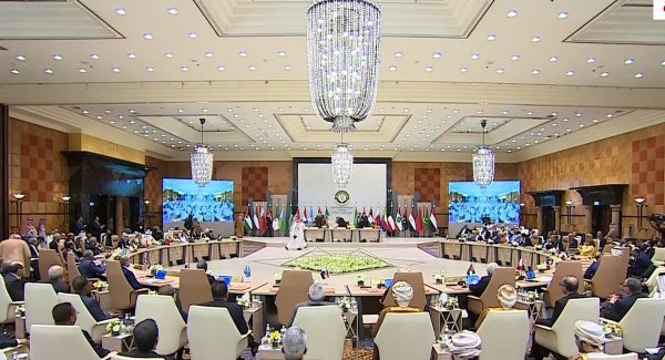 السعودية تتسلم رئاسة القمة وترحيب بعودة سوريا