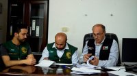 الخيرية الهاشمية" و"مركز الملك سلمان" تسلّمان الدفعة الثالثة لكفالة العائلات السورية في إربد