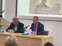وسط جمع غفير من النخب السياسية والثقافية .. افتتاح المنتدى الثقافي في دارة آل عبد الهادي(صور)