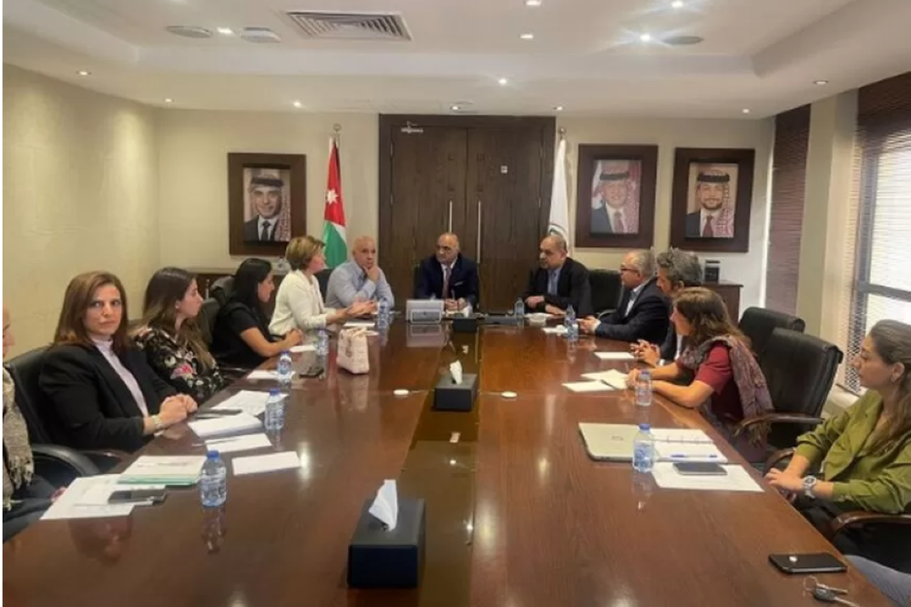 الخصاونة يقوم بزيارة مفاجئة لوزارة الاقتصاد الرقمي والريادة