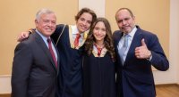 الأمير علي يهنئ ابنته الأميرة جليلة بتخرجها : "أولادكم أبناء الحياة المشتاقة إلى نفسها"