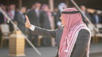 شاهد ..  حفل عشاء أقامه الملك بمضارب بني هاشم بمناسبة زفاف ولي العهد