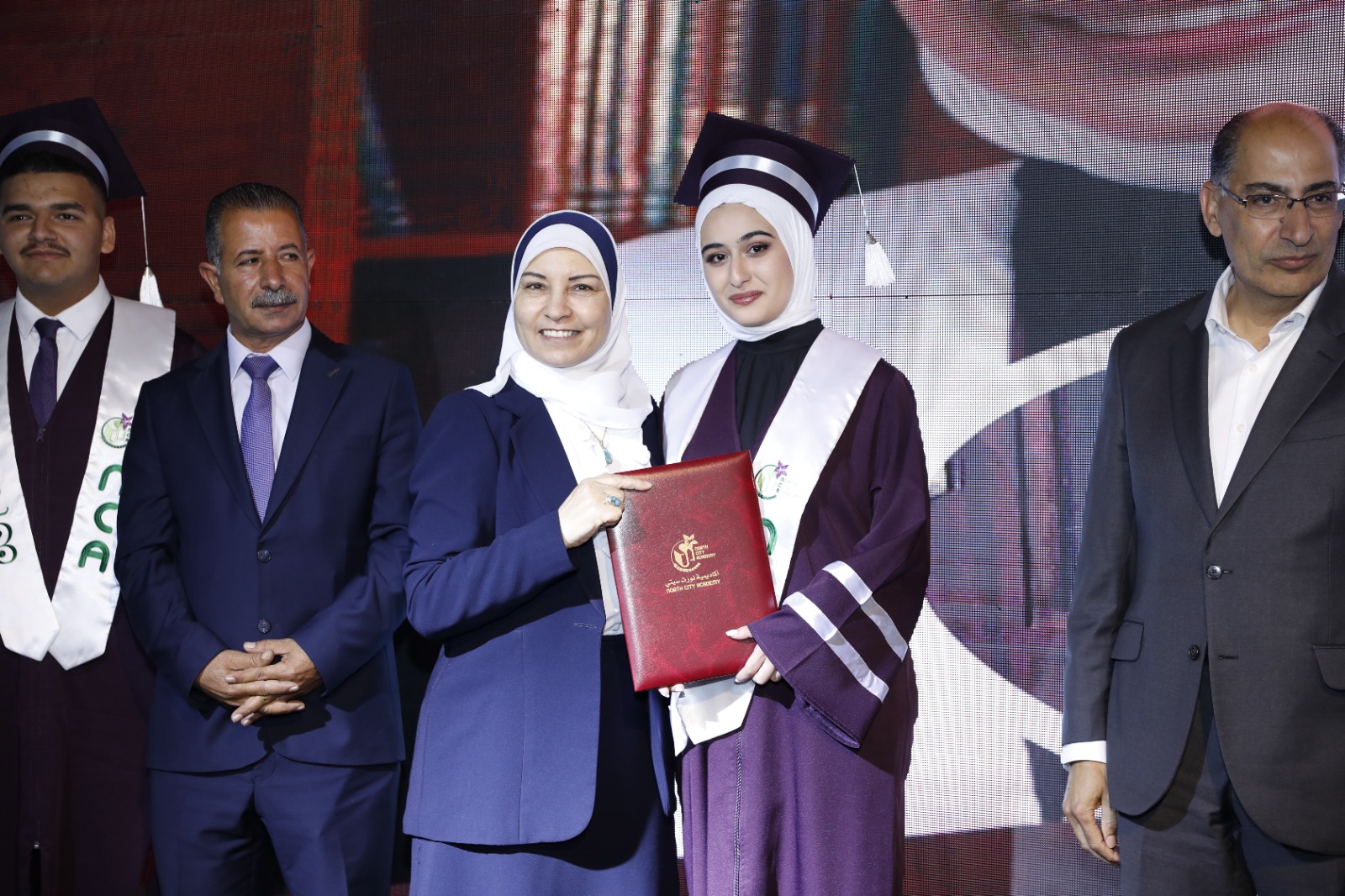 في أجواء احتفالية رائعة .. قبيلات ترعى حفل تكريم طلبة الثانوية العامة في أكاديمية نورث سيتي (صور)
