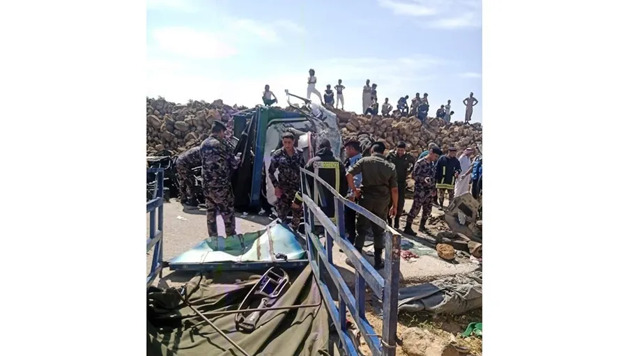 بالصور - وفاة (9)اشخاص و(13) إصابة إثر حادث مؤسف بمحافظة المفرق