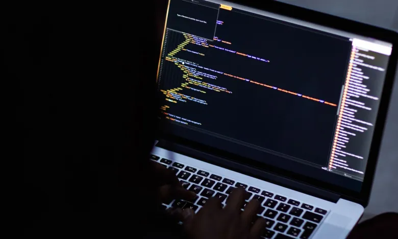 خبيرة أردنية تشرح طريقة تجنب اختراق الأجهزة