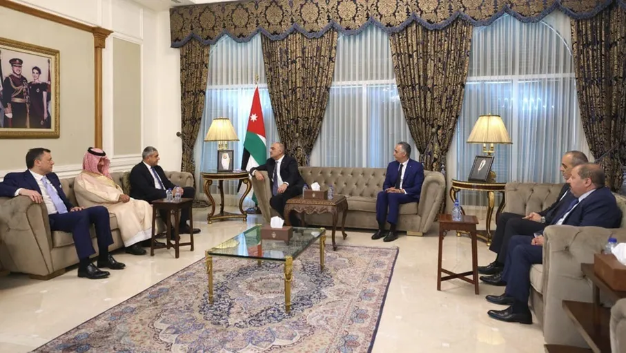 الخصاونة: الدول العربية تملك إرثا سياحيا وثقافيا كبير وإمكانات هائلة