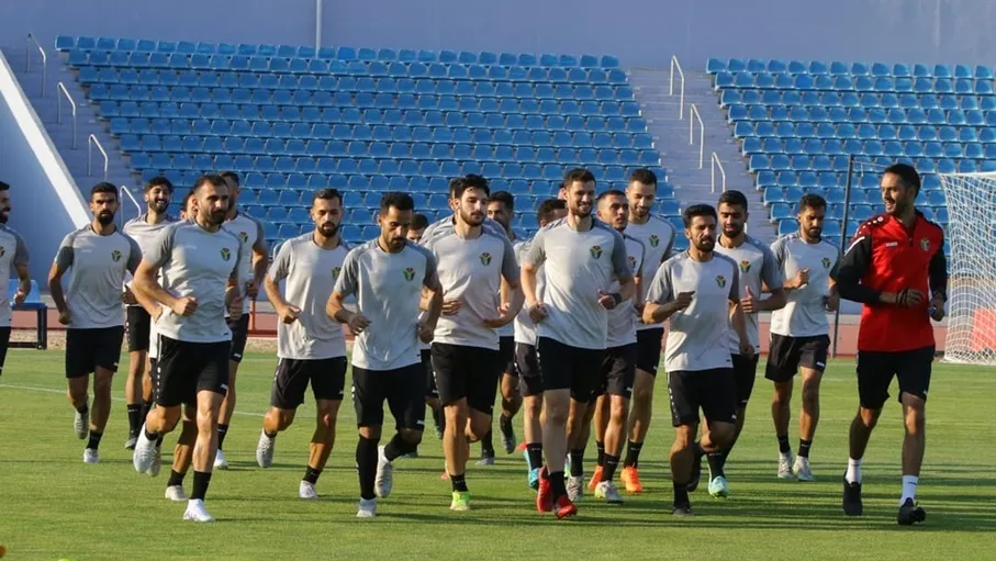 حمد يكشف قصة "الصيفي" ويؤكد تجديد عقده مع المنتخب الوطني