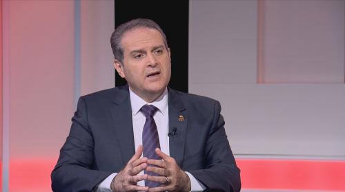 وزير الصحة يقاضي طبيبا طالب بإقالته