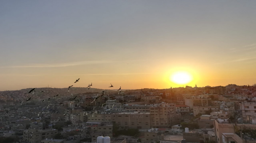 طقس معتدل اليوم وارتفاع الحرارة الجمعة والسبت
