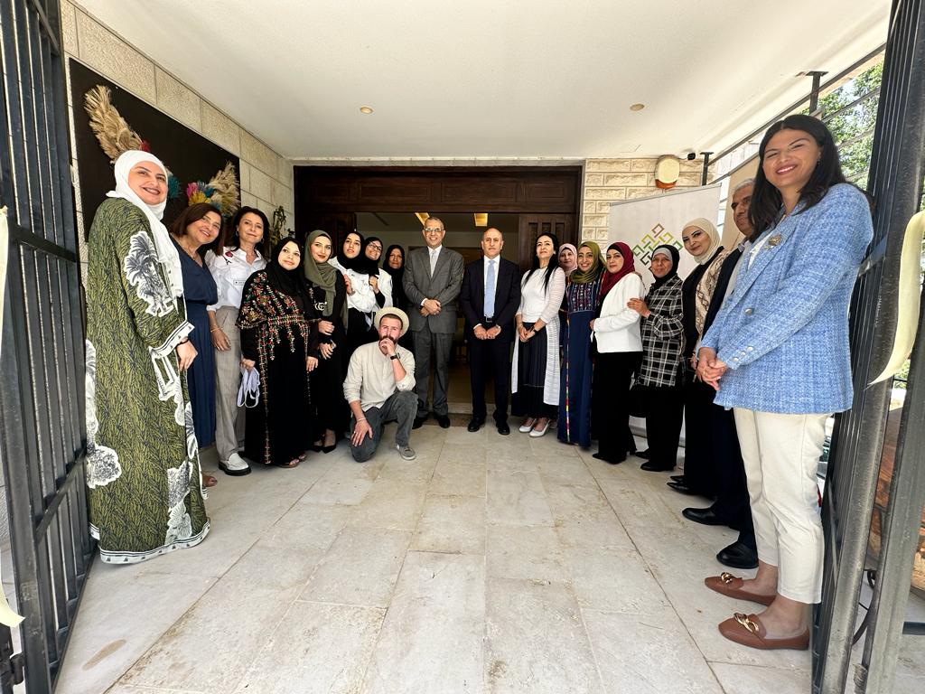 الهيئة الخيرية الأردنية الهاشمية تقيم معرض بعنوان "حرير الغور"
