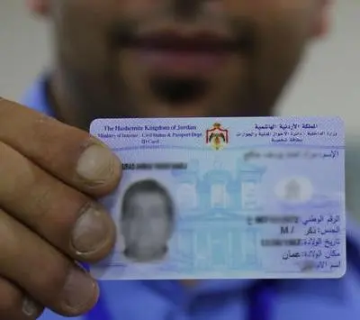 “الداخلية تعلّق”.. محطات وقود تحتجز “هويات” مواطنين؛ ما القصة؟