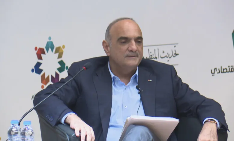 نواب للخصاونة: الملك من يحدد موعد الانتخابات النيابية