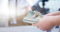 بدء صرف رواتب متقاعدي الضمان