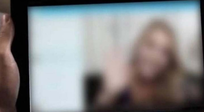 شخص ابتز "متزوجة" ونشر صورها الخاصة على مواقع التواصل