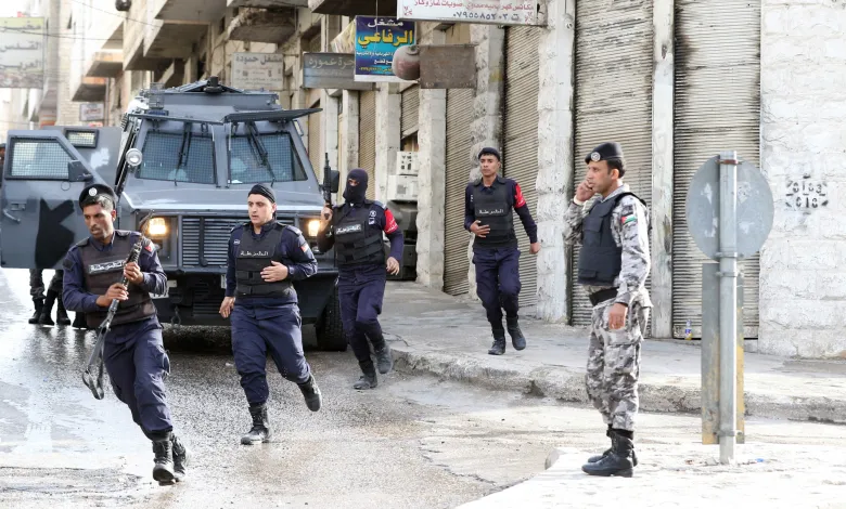 "16 غرزة بضربة مشرط".. قصة اعتداء "وحشي" على طفل بمشاجرة في الزرقاء - تفاصيل