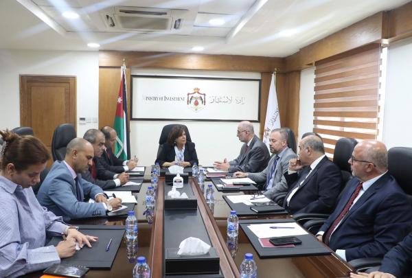 السقاف تبحث التحديات التي تواجه المستثمر السوري بالمملكة