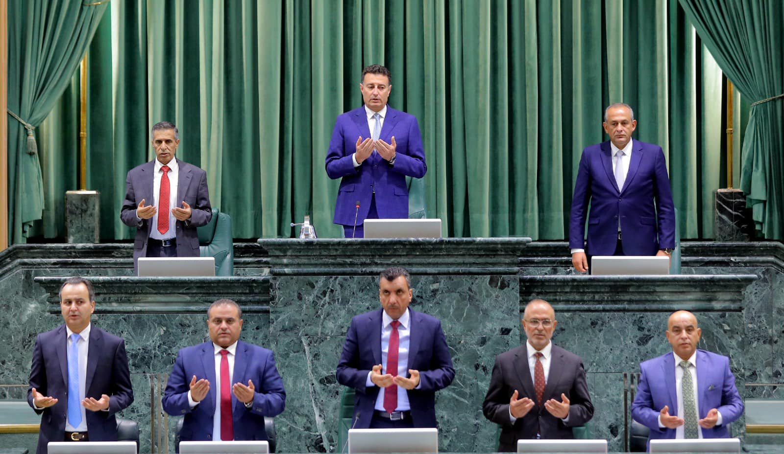 مجلس النواب يقرأ الفاتحة على أرواح النواب السابقين يسار الخصاونة وعارف البطاينة وضيف الله المومني