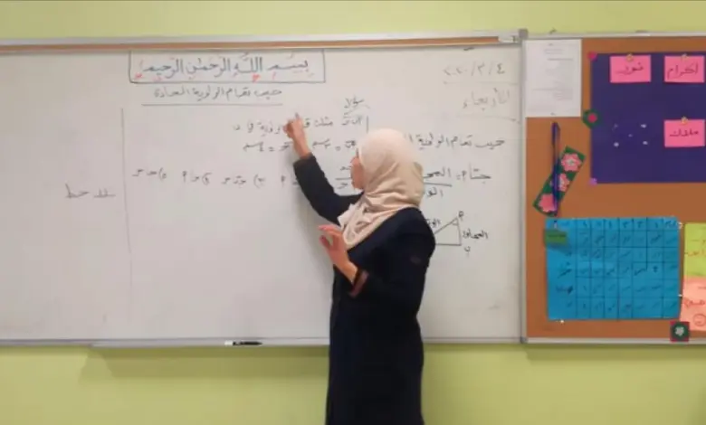 “قصة جديدة”.. مدرسة خاصة تفصل معلمة بسبب “الحمل”