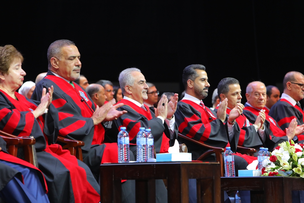  أ.د.حمدان يرعى احتفال اليوم الاول لجامعة عمان الاهلية بتخريج طلبتها من الفوج 30