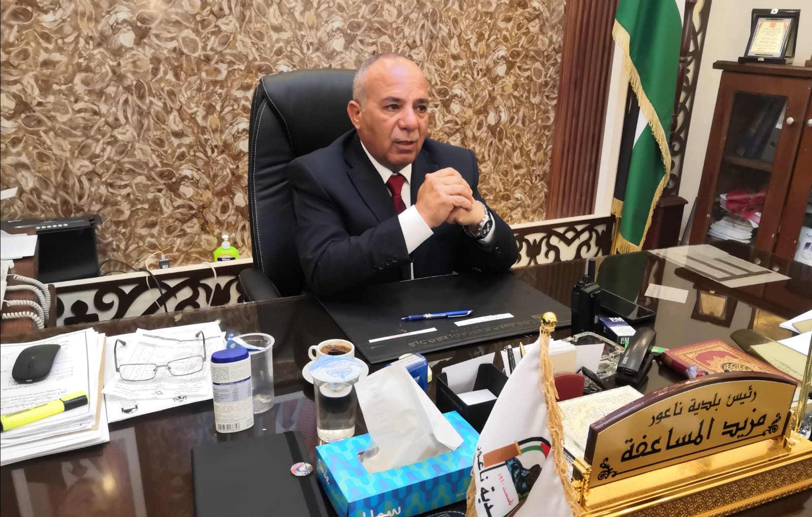 بعمر 53 عاما.. رئيس بلدية يتقدم للتوجيهي في الأردن – فيديو