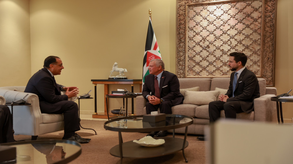 الملك يبحث مع رئيس الوزراء المصري سبل توسيع التعاون